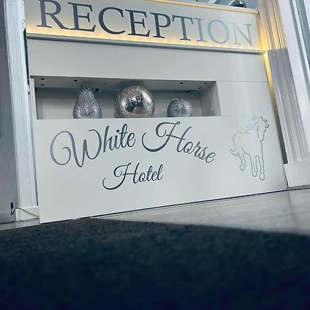 White Horse Hotel Strichen エクステリア 写真