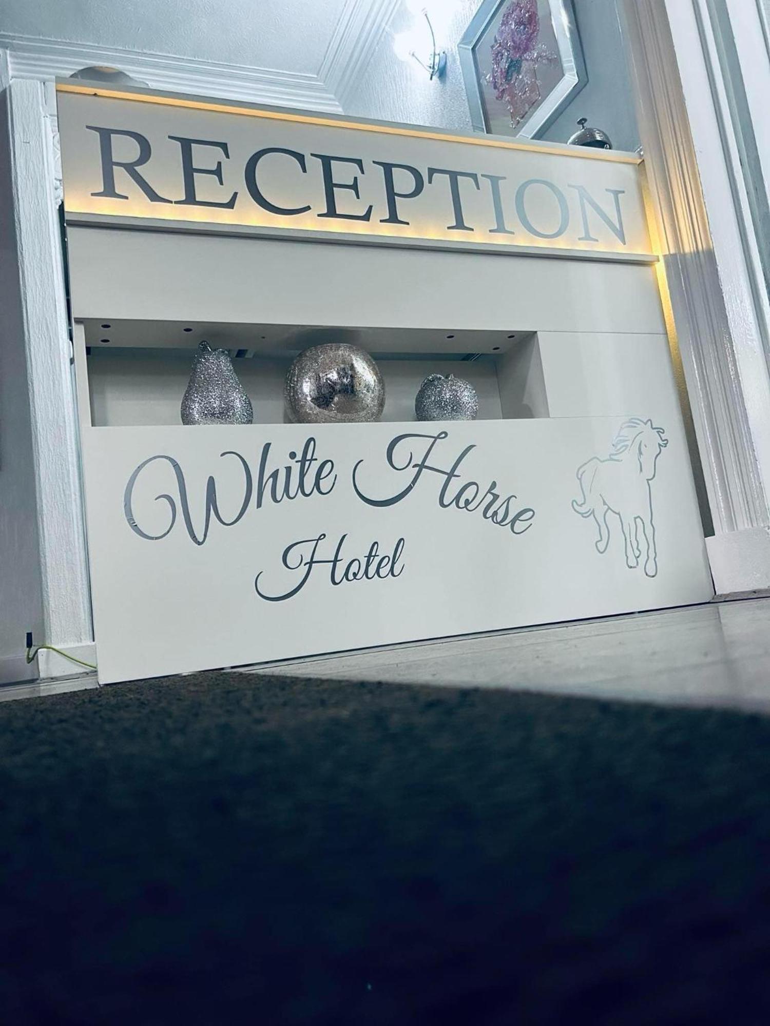 White Horse Hotel Strichen エクステリア 写真