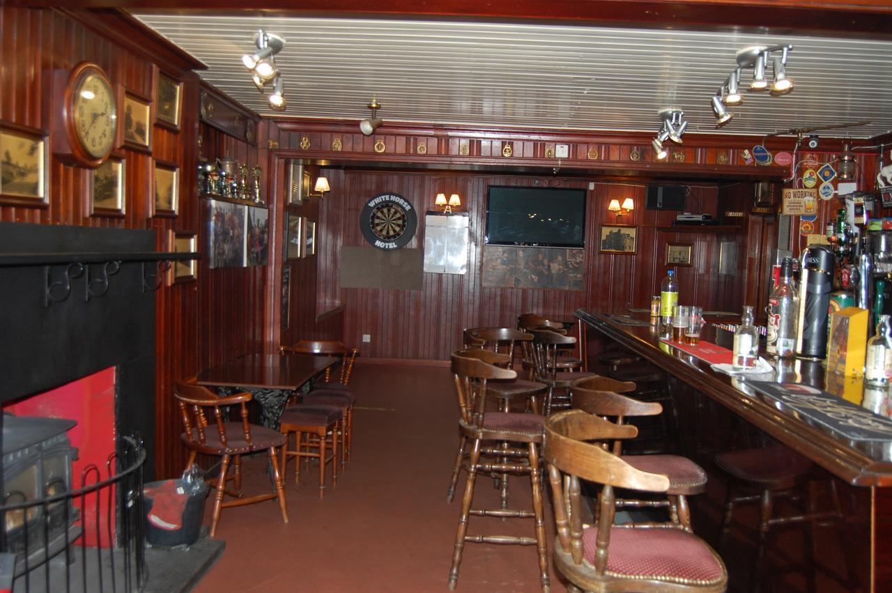 White Horse Hotel Strichen エクステリア 写真